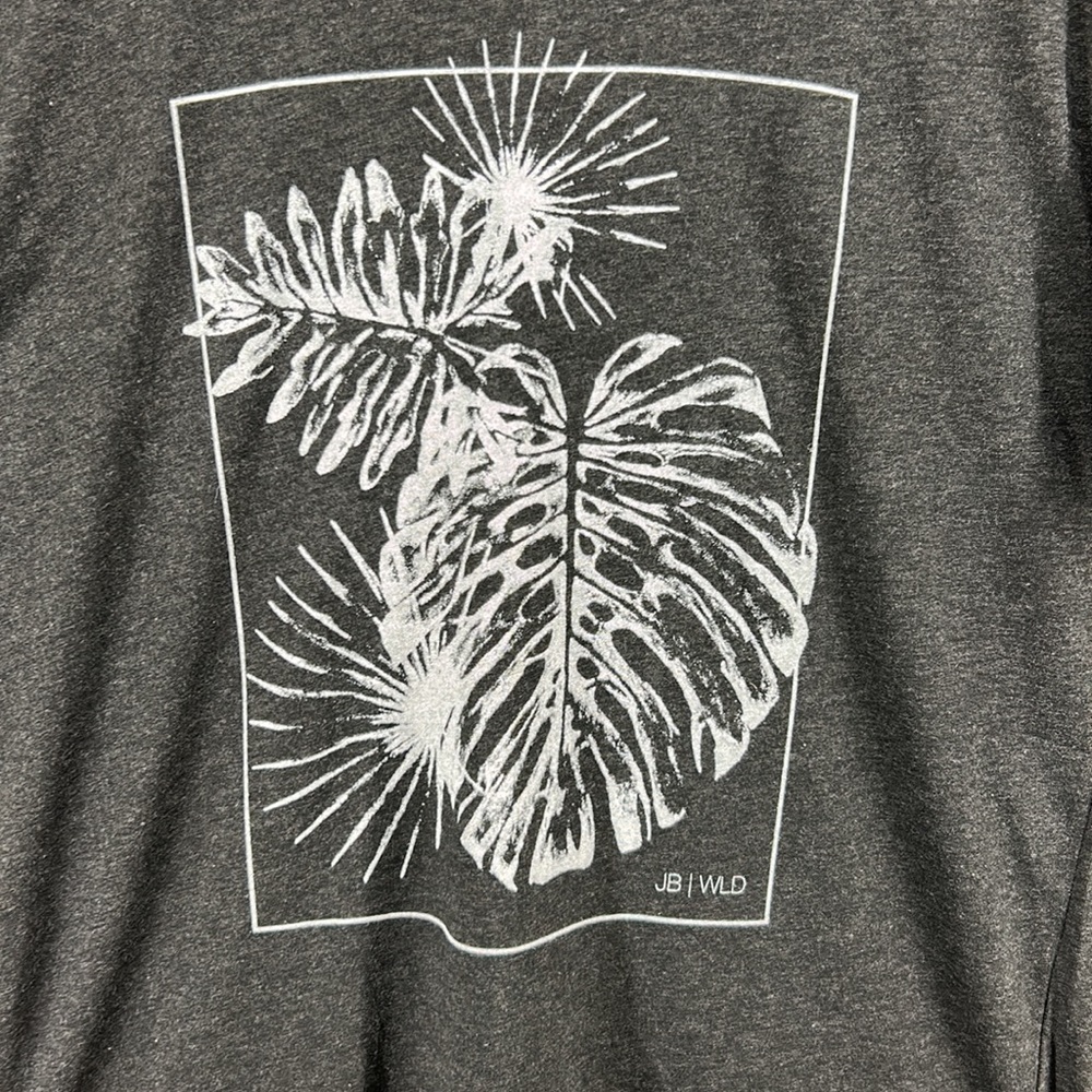 Athletic Black Tee Shirt / minimalist plants design / Crewneck - Picture 4 of 6